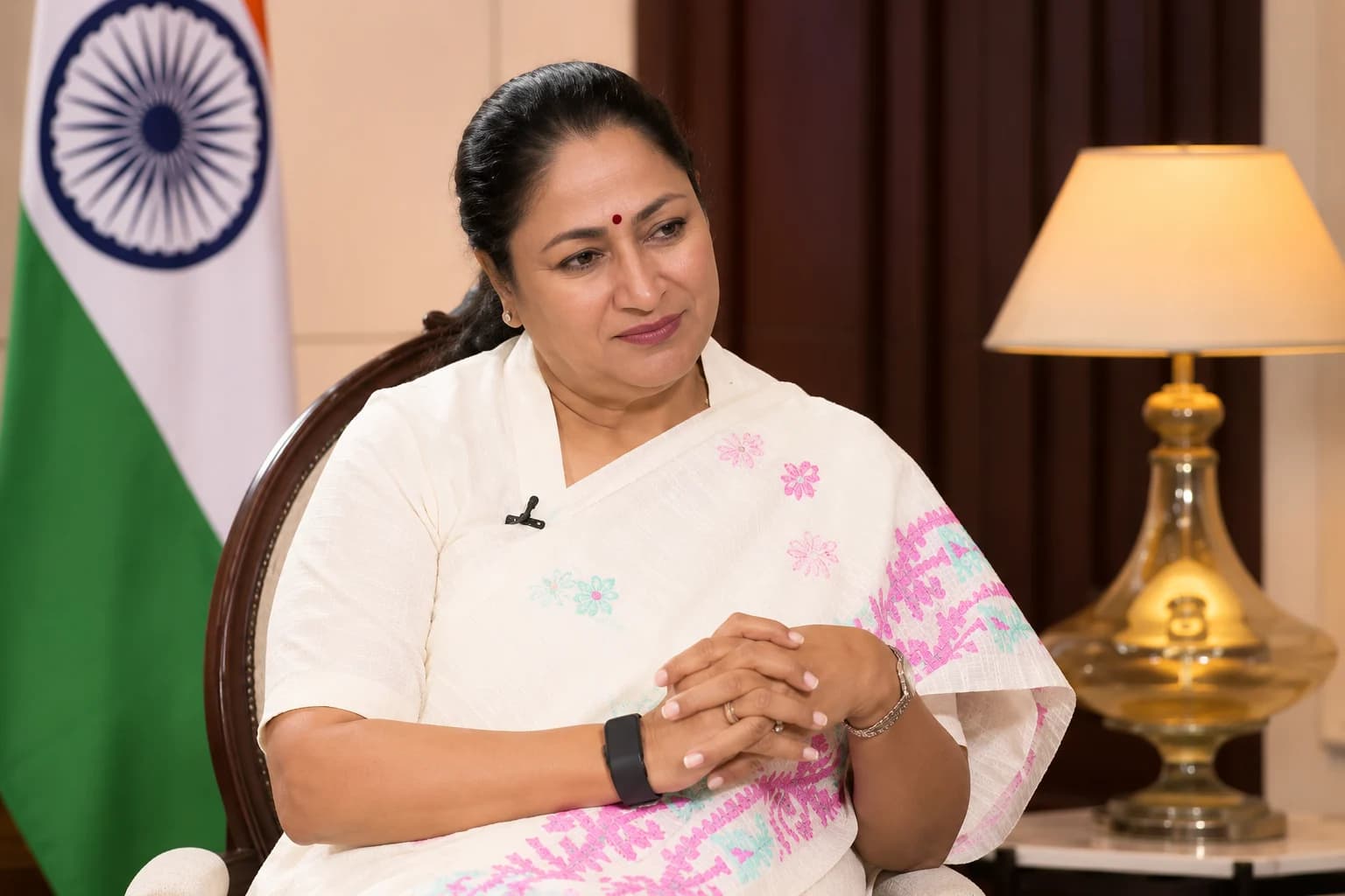 दिल्ली में 9,000 EV चार्जिंग पॉइंट मौजूद, लक्ष्य 32,000 तक पहुंचाने का: मुख्यमंत्री रेखा गुप्ता